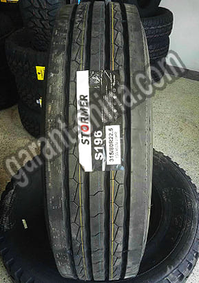 Stormer S196 (рулевая) 315/80 R22.5 156/150M 20PR - Фото протектора с этикеткой на складе